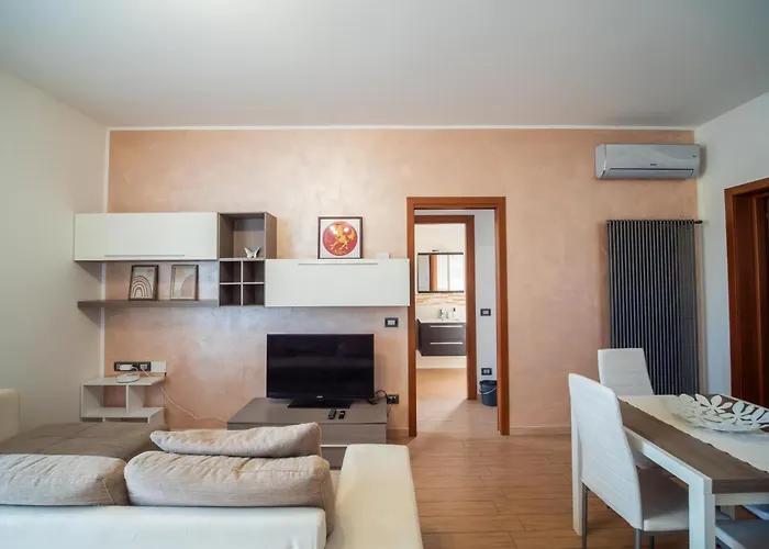 Senna - Sleeps 6 - Near Ferrari Appartamento *